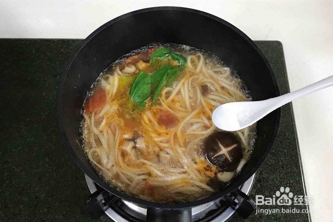 怎么样做美味的西红柿香菇面
