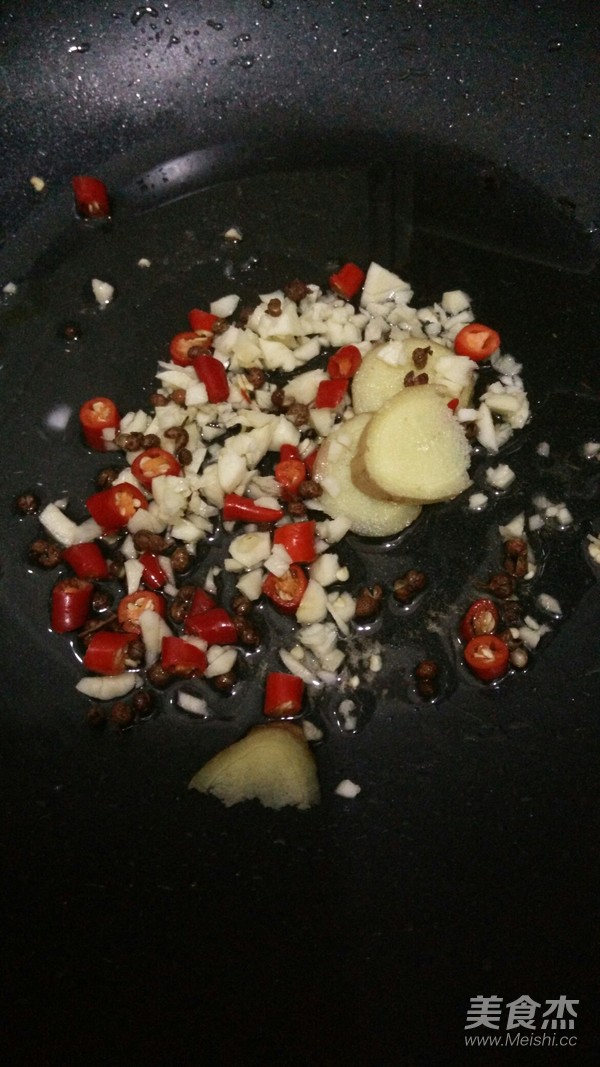 青椒排骨的做法