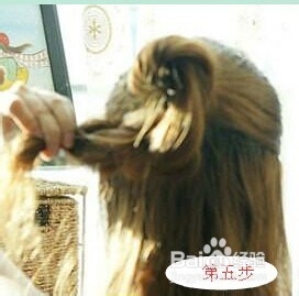 自己怎么弄发型：[1]韩式优雅蜈蚣盘发