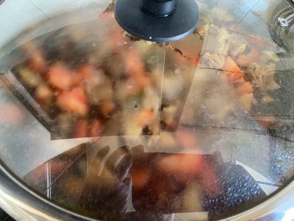 番茄土豆炖牛腩汤汁浓郁