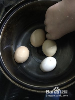 荠菜花煮鸡蛋儿童版