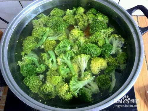 清淡的蒜蓉西兰花做法
