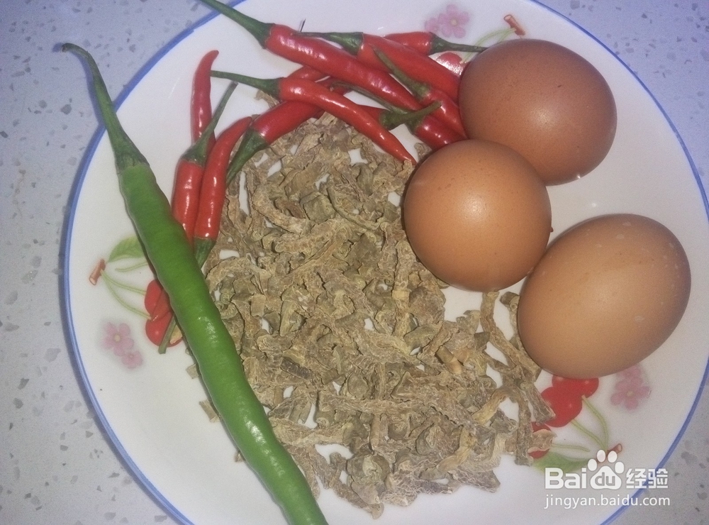 怎样做萝卜干---萝卜干剁椒鸡蛋