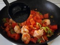 家常番茄炒虾仁的作法