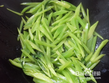 莴苣炒韭菜的做法