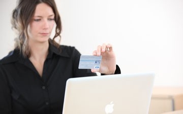 使用信用卡的好处与坏处?