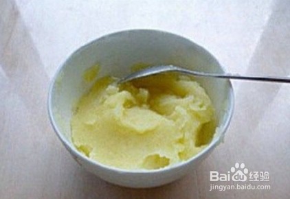 土豆鸡蛋饼的做法。