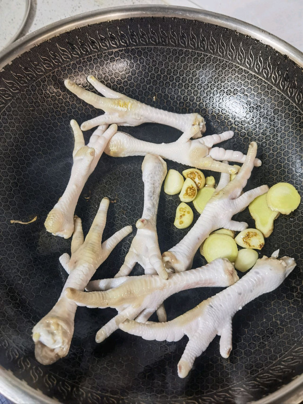木瓜眉豆花生鸡爪汤