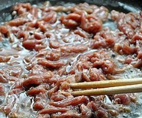 蚝汁海鲜菇炒牛柳的制作方法