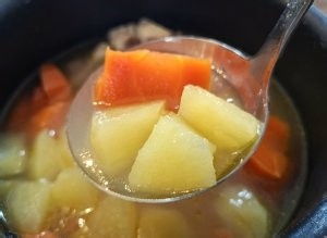 教你做苹果胡萝卜汤