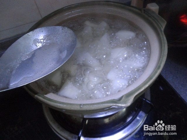 奉玉百合雪梨枸杞羹的做法