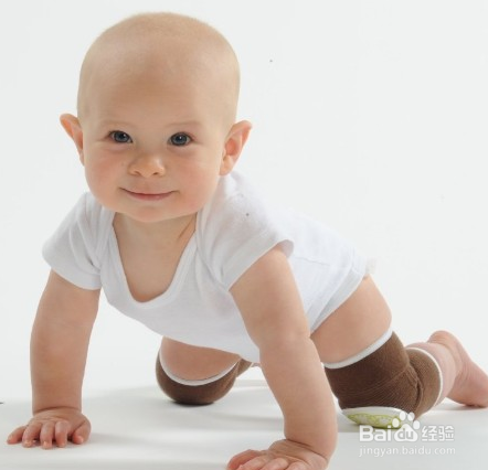 如何锻炼宝宝爬行呢？
