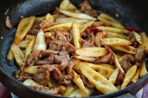 笋子炒肉的做法