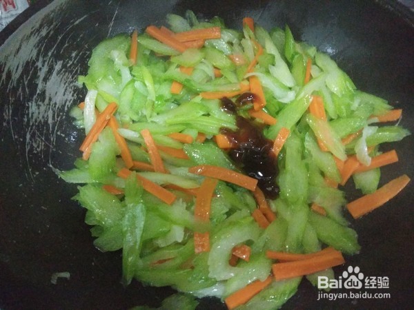 家常菜炒西芹