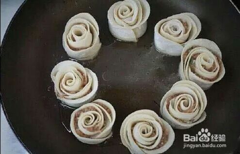 简简单单做玫瑰饺子