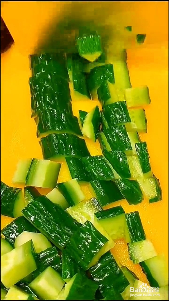 如何制作黄瓜香菜拌花生