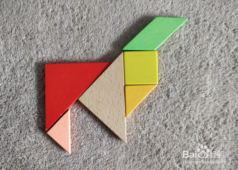 用七巧板怎样拼一只向前行进的长颈鹿?