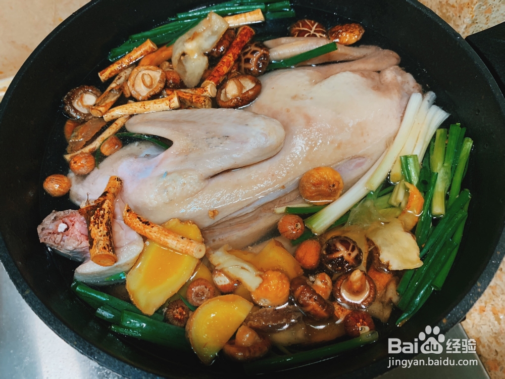 入口即化的火腿笋干老鸭煲