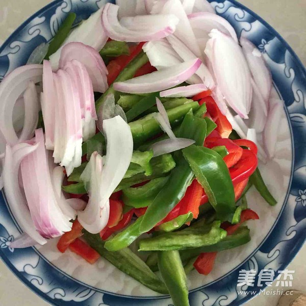 双椒洋葱炒鸡肉