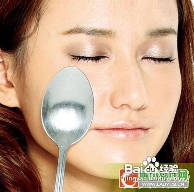 最简单迅速的去黑头方法