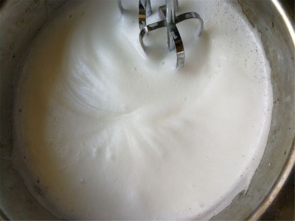 彩绘草莓蛋糕卷