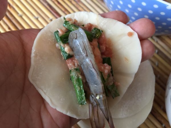 鲜虾韭菜肉锅贴
