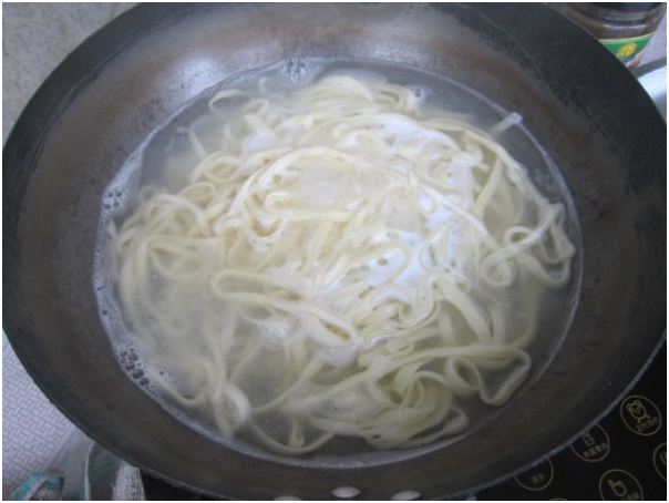 手擀面煮多久