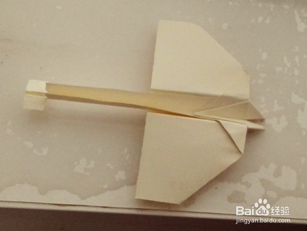 <b>能飞又好看的纸飞机</b>