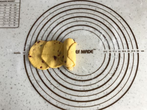 南瓜蔓越莓面包