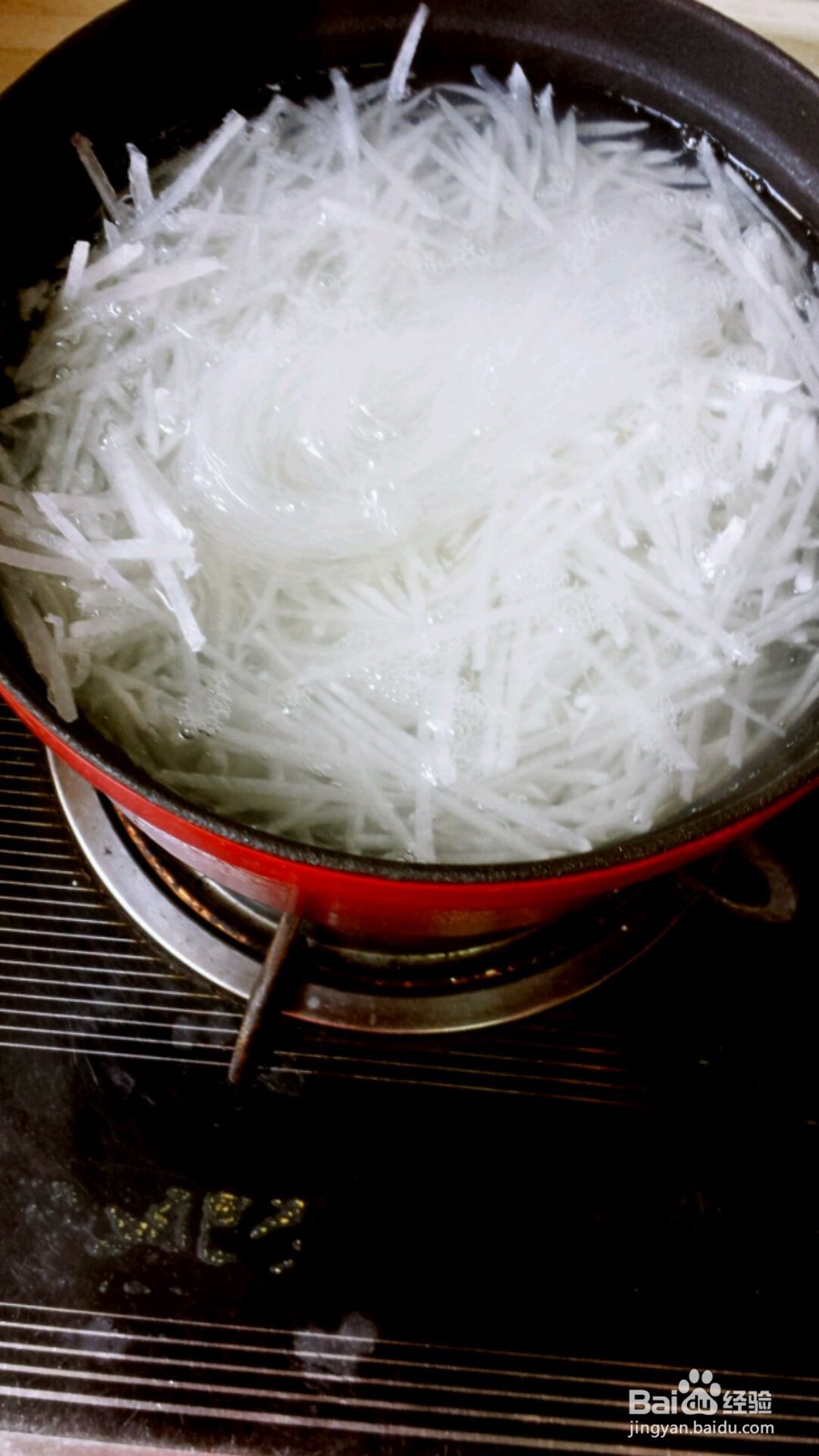 萝卜牡蛎粉丝汤的做法