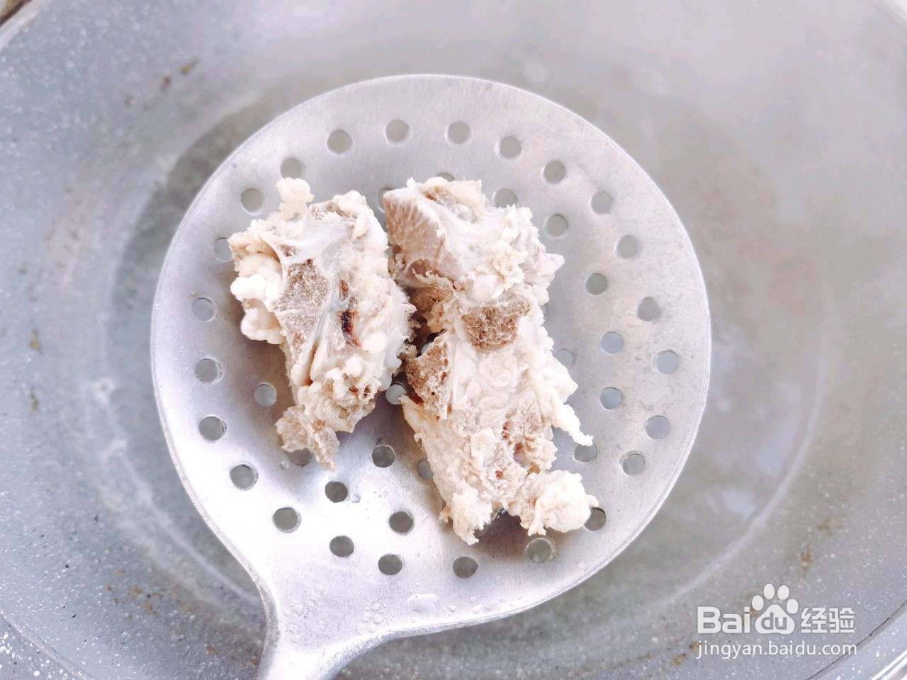 家常黑豆骨头汤的做法