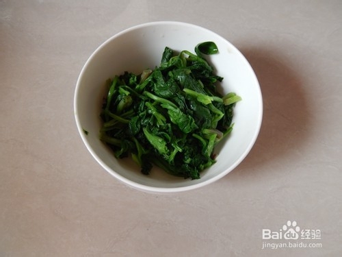 清新早餐饼：菠菜米饼