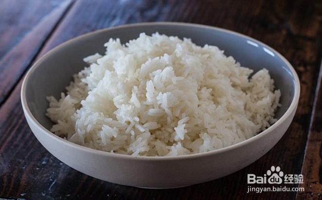 吃储存时间长的冷米饭可能会中毒