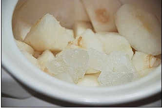 冰糖银耳雪梨汤