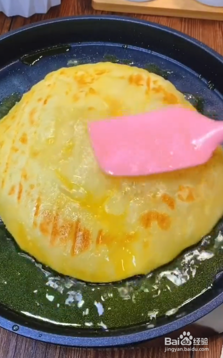 如何制作外酥里嫩的小油饼