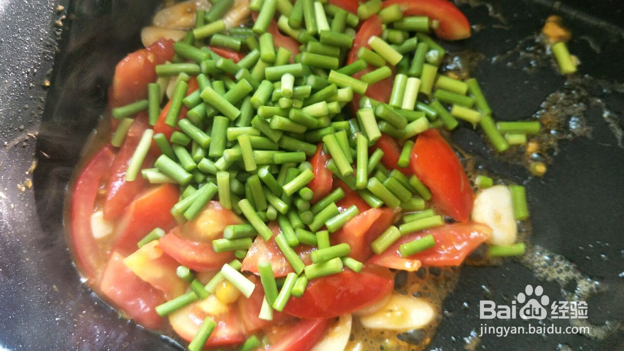 蒜苔焖面的做法