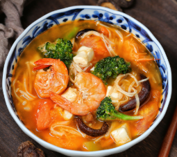 带你做暖胃蔬菜大虾豆腐汤