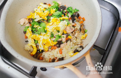 三文鱼炒饭的做法