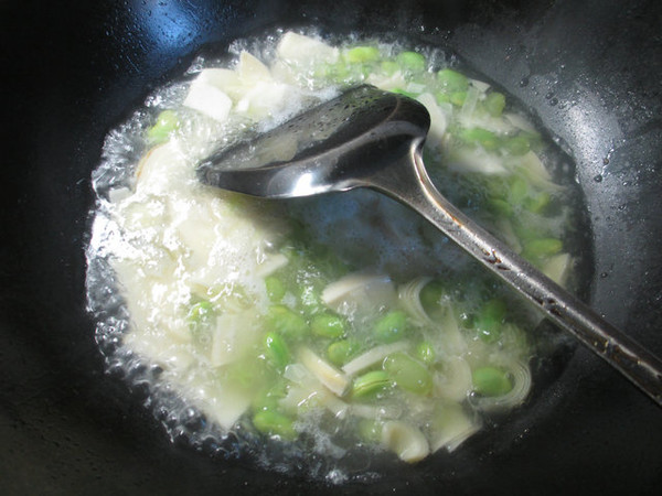 榨菜冬笋炒毛豆