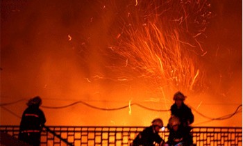 怎样使用防毒面具抢救家用电器起火