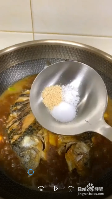 如何制作红烧鲫鱼？