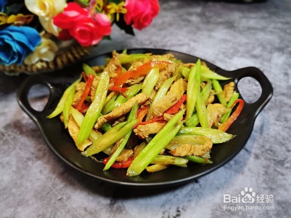 鸡胸肉炒芹菜的做法