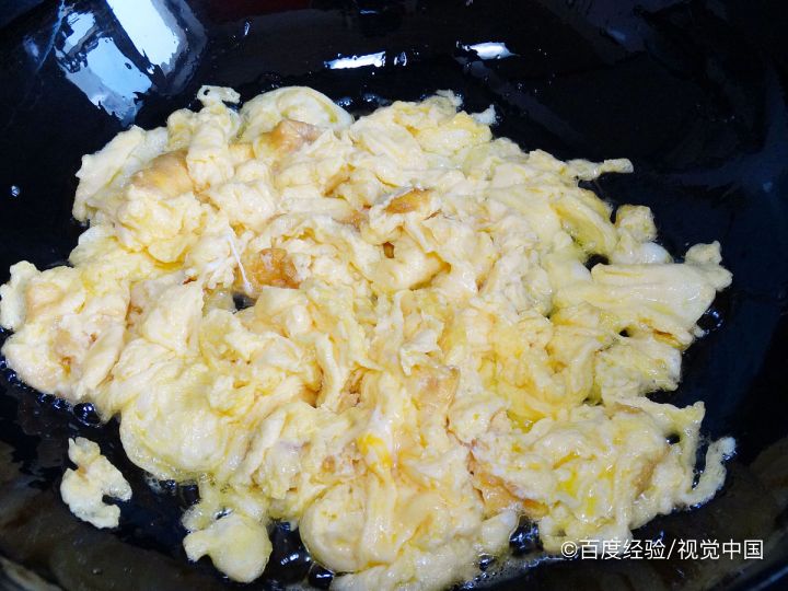 青椒炒鸡蛋怎么做好吃又简单