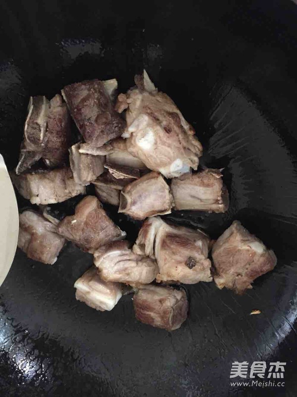 萝卜排骨汤的做法