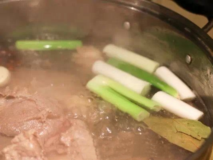 没有高压锅，怎么能把牛肉炖烂