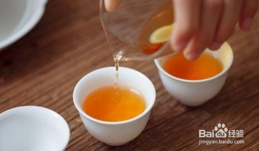 喝茶的中年人:人到中年该喝什么茶