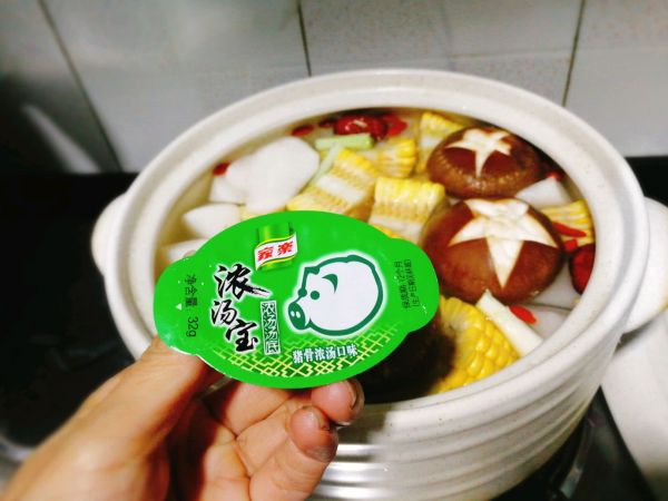 海鲜味什锦火锅#浓汤宝火锅英雄争霸赛#