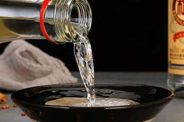 粮食酒和普通的酒精酒有什么区别,有什么优点