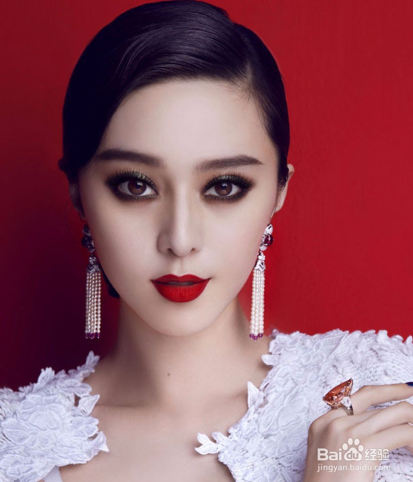 教你化淡妆的8个技巧，让你轻松玩转各种妆容。