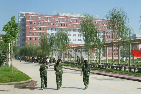 河北女子职业技术学院有男生吗